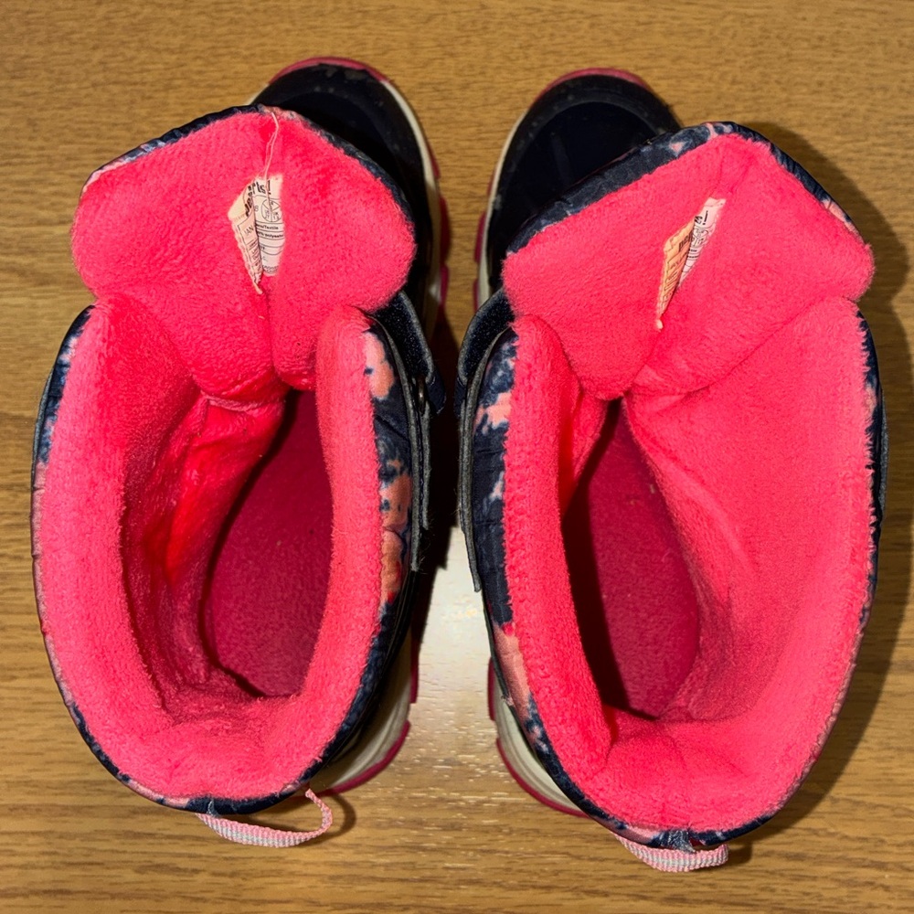 Pepperts! Girls’ Pink and Navy Snow Boots - Picture 8 of 13